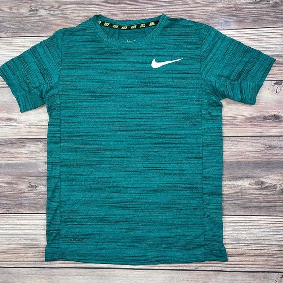 Boys Nike Medium Shirt LL